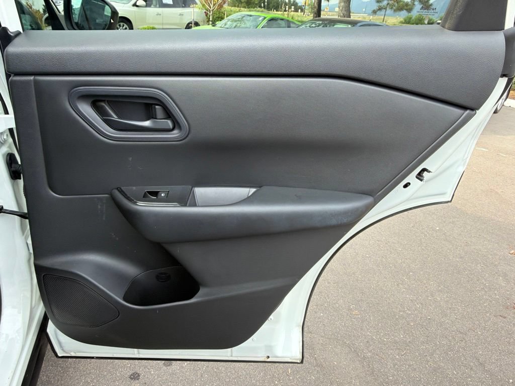 Used 2024 Nissan Rogue S AWD/4WD image 12