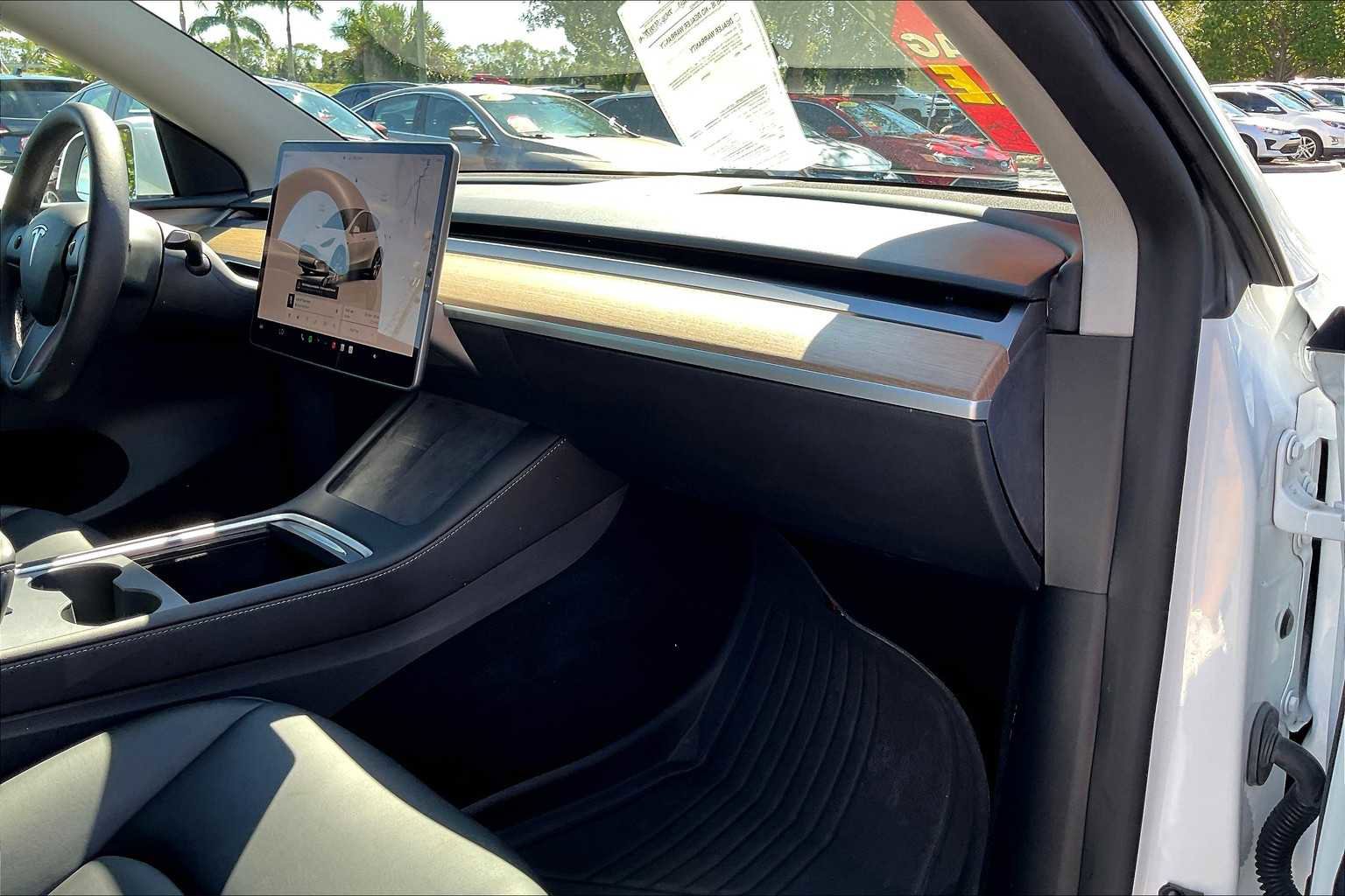 Used 2023 Tesla Model Y AWD image 15