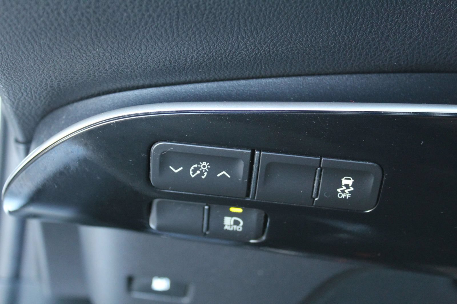 Used 2017 Toyota Prius Four FWD image 26