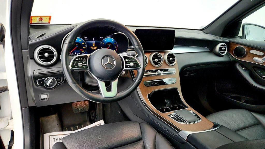 Used 2020 Mercedes-Benz GLC 300 4MATIC image 12