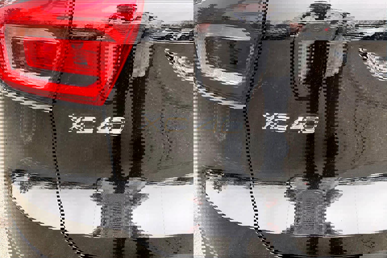 Certified 2024 Volvo XC40 B5 Plus w/ Protection Package Premier image 31