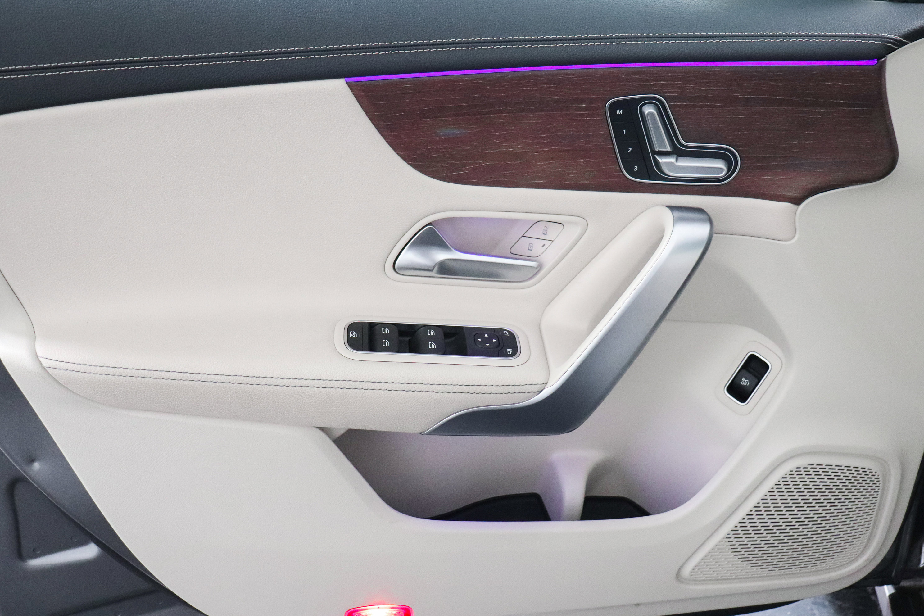 Used 2023 Mercedes-Benz CLA 250 4MATIC image 6