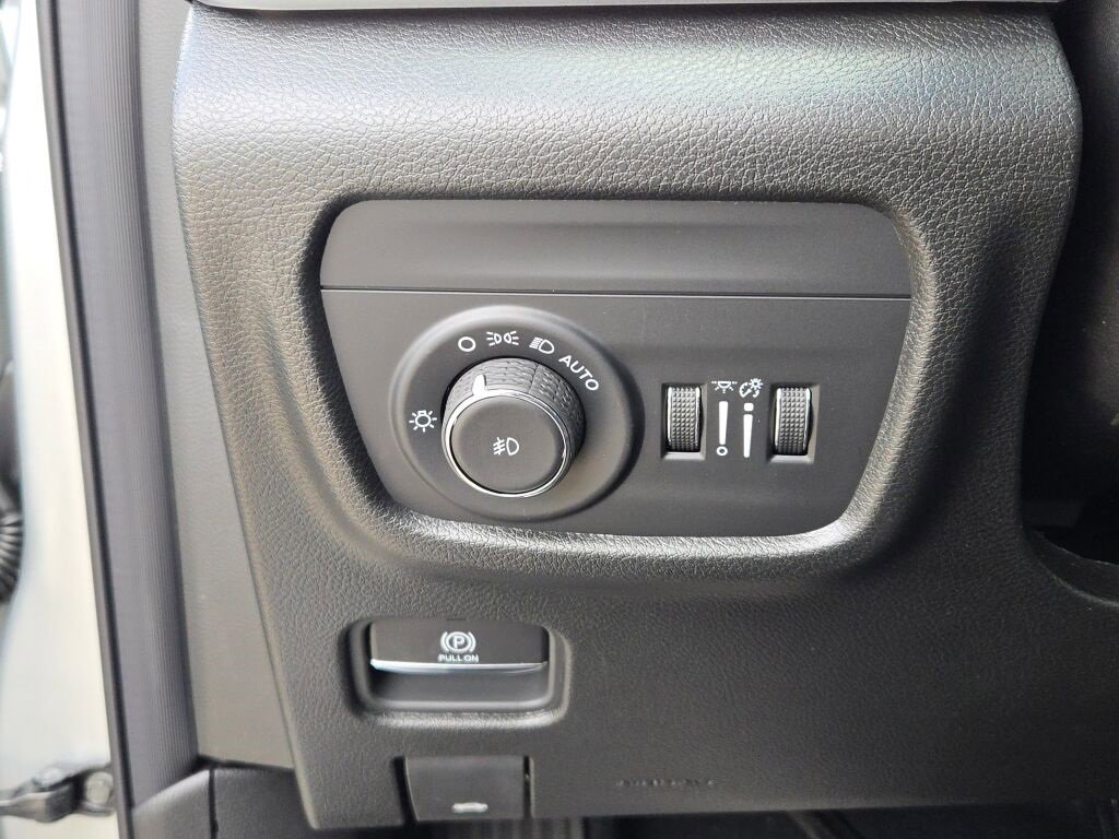 New 2025 Jeep Grand Cherokee Limited w/ MOPAR Finishing Package image 27