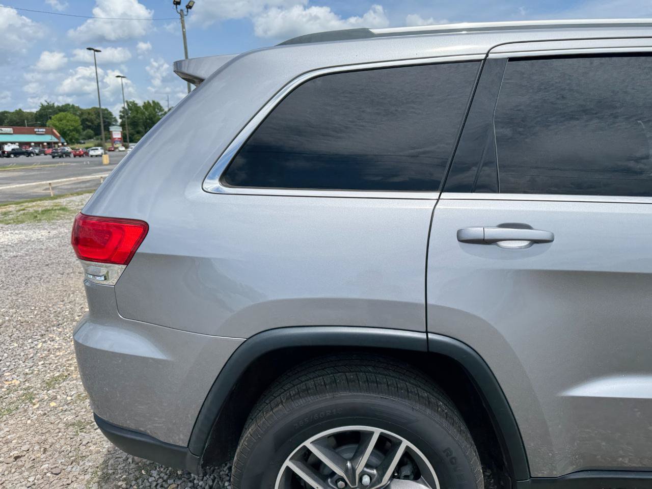Used 2019 Jeep Grand Cherokee Laredo w/ Laredo X Package RWD image 9
