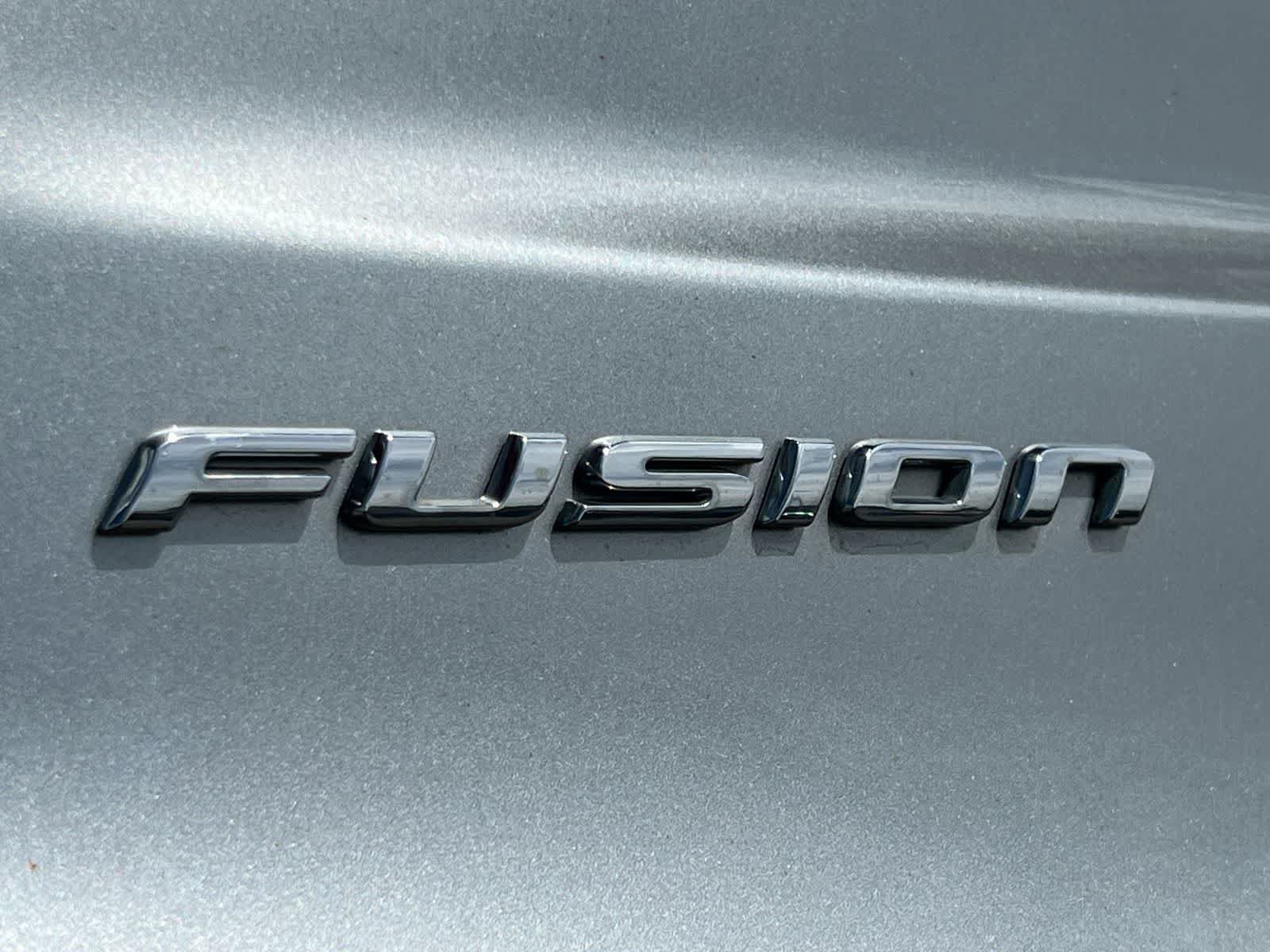 Used 2020 Ford Fusion SE FWD image 13