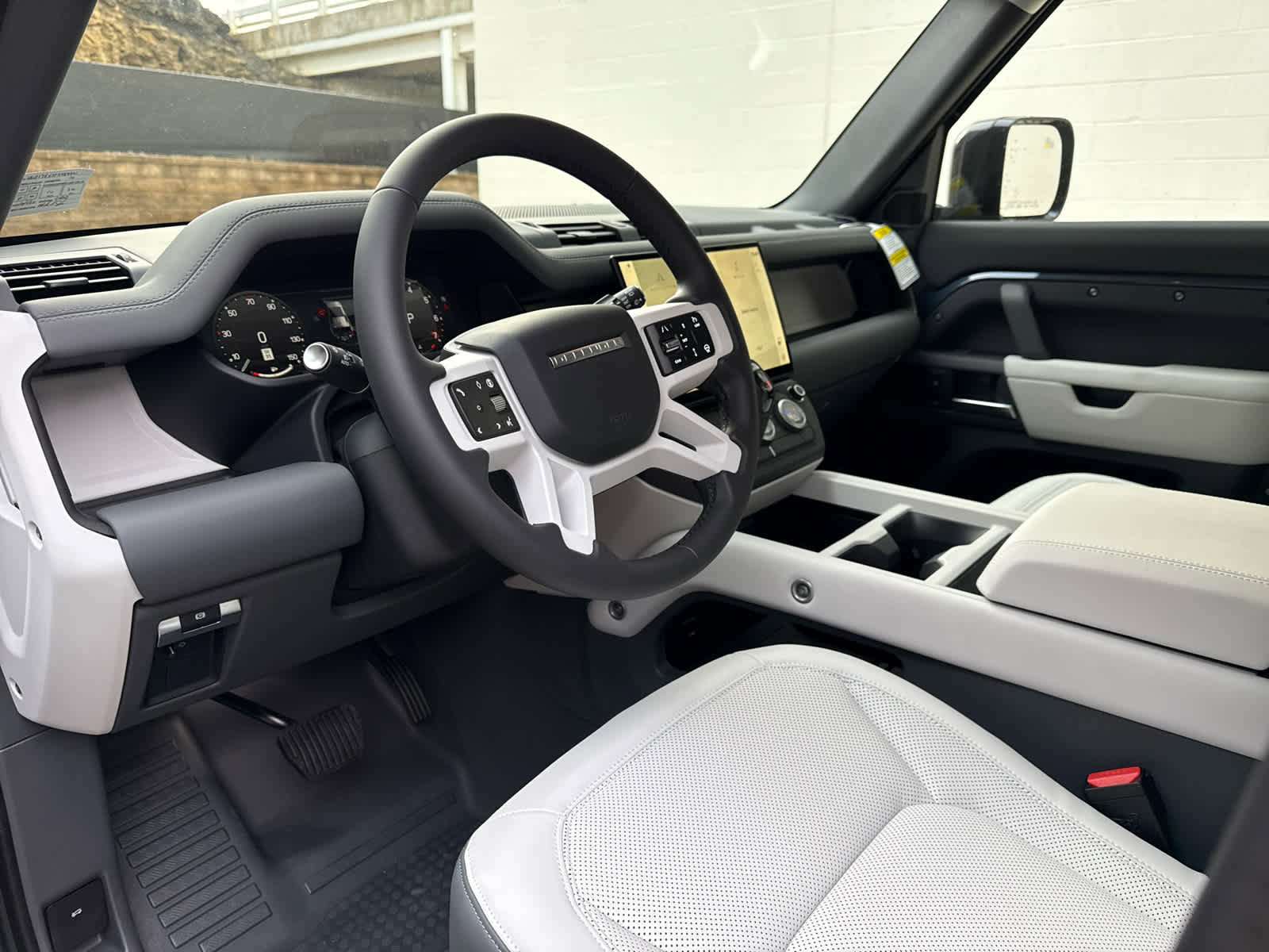 Used 2026 Land Rover Defender 110 S image 9