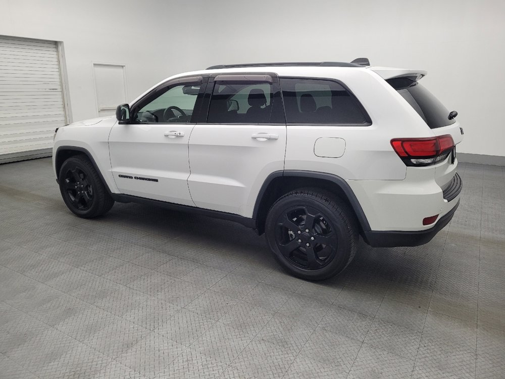 Used 2018 Jeep Grand Cherokee Laredo image 3
