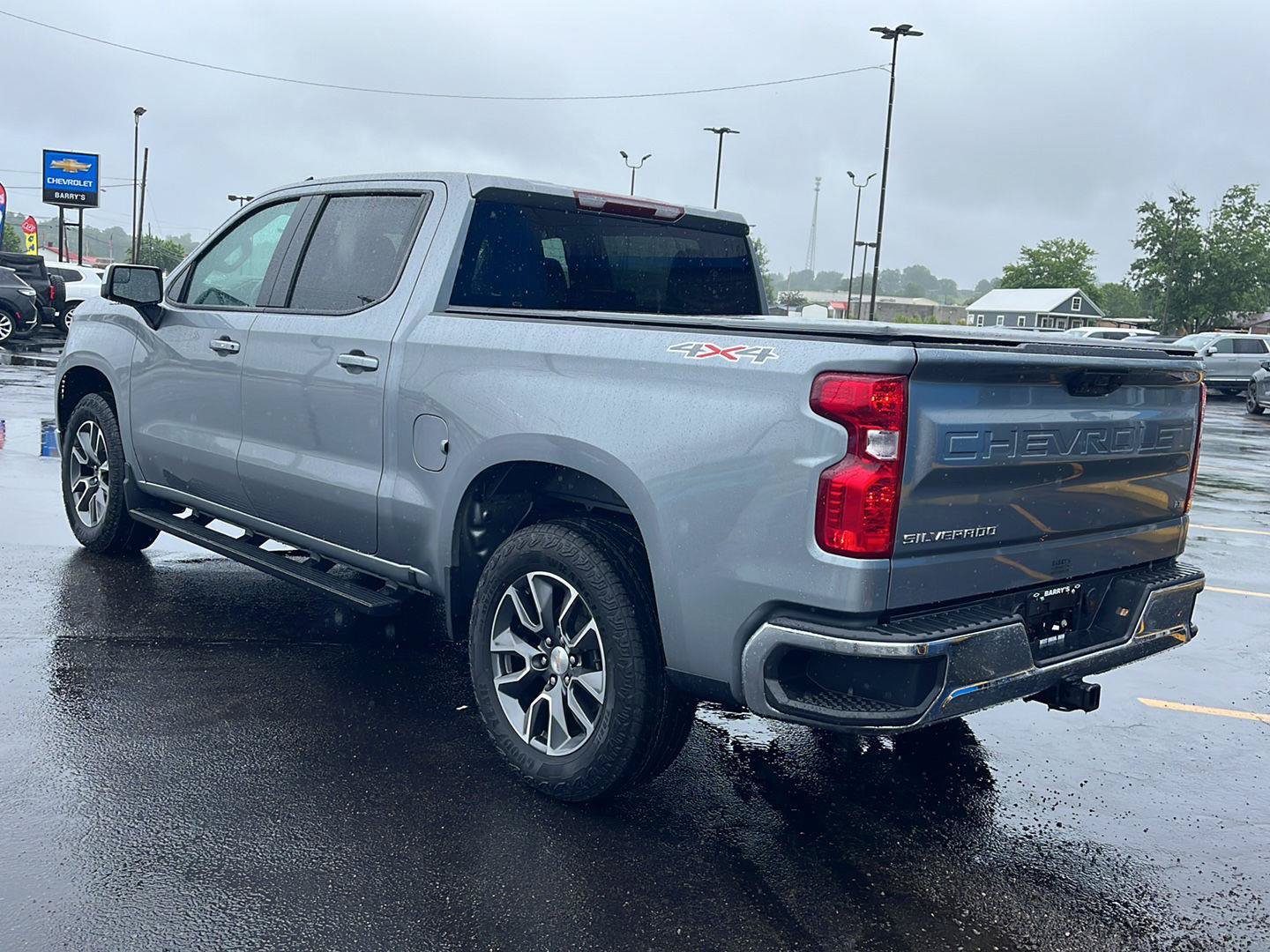 Used 2024 Chevrolet Silverado 1500 LT AWD/4WD image 3