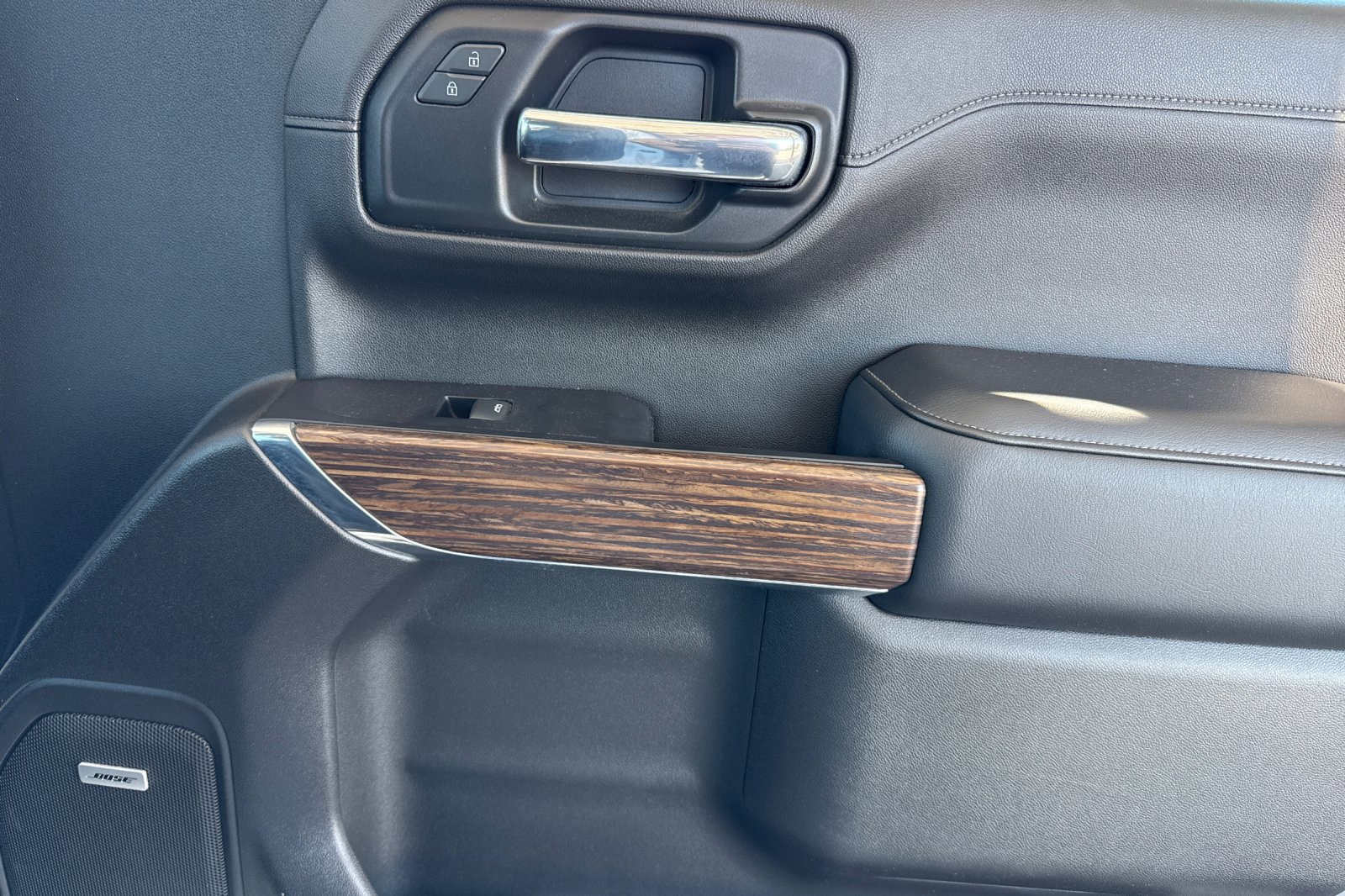 Used 2019 Chevrolet Silverado 1500 High Country w/ Technology Package image 21