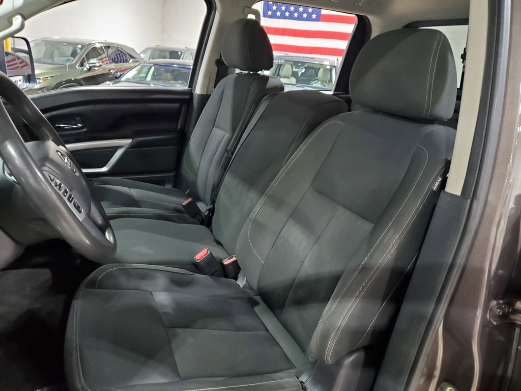 Used 2017 Nissan Titan SV AWD/4WD image 36