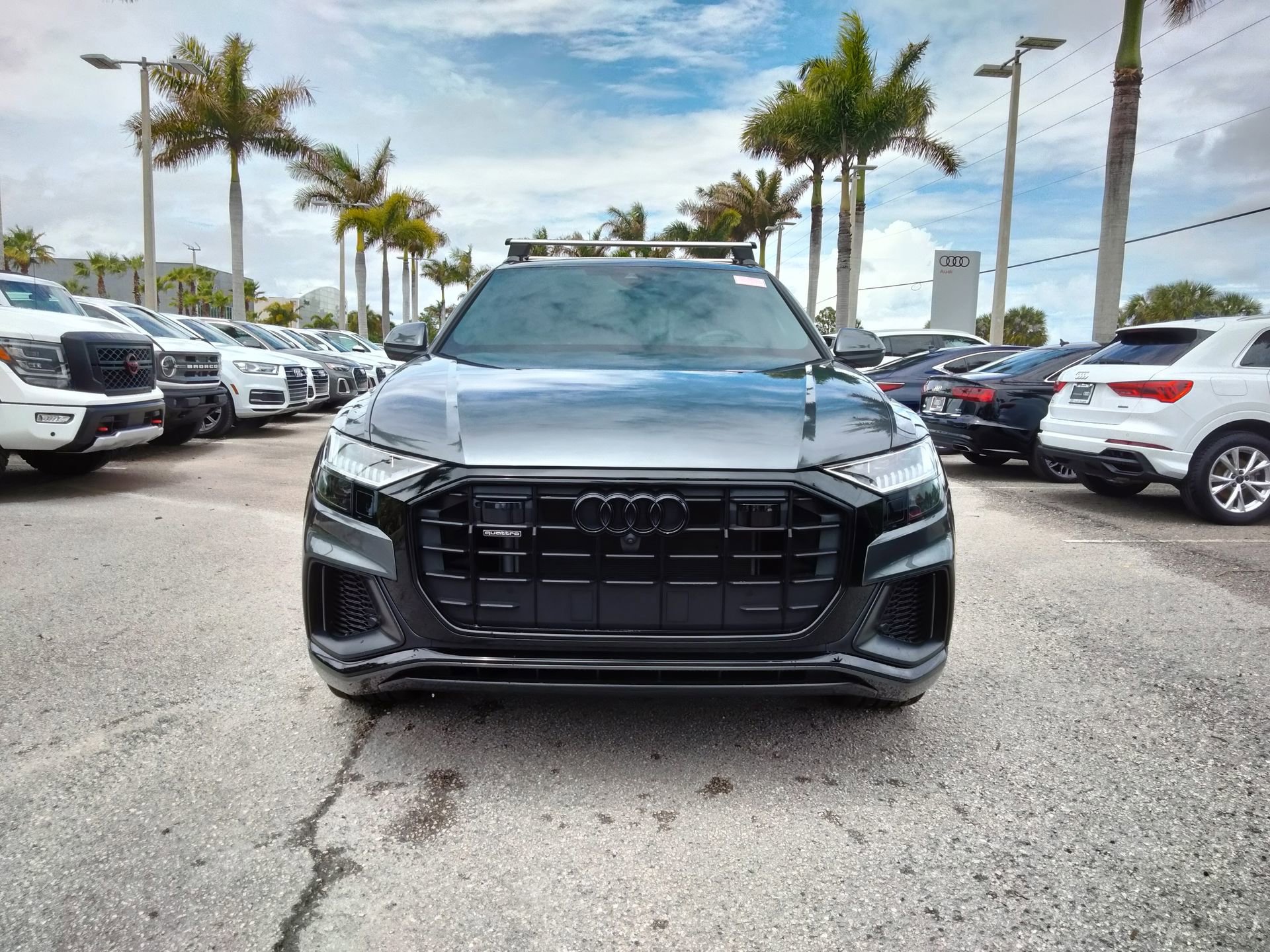 Used 2023 Audi Q8 Prestige w/ Prestige Package image 2