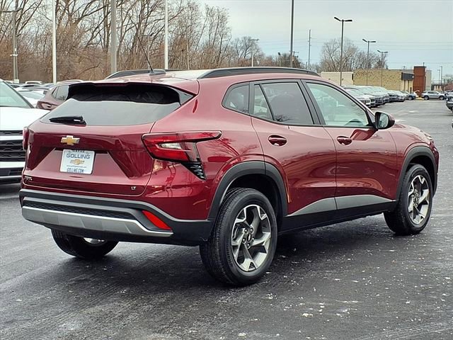 Used 2024 Chevrolet Trax LT w/ LT Convenience Package image 2