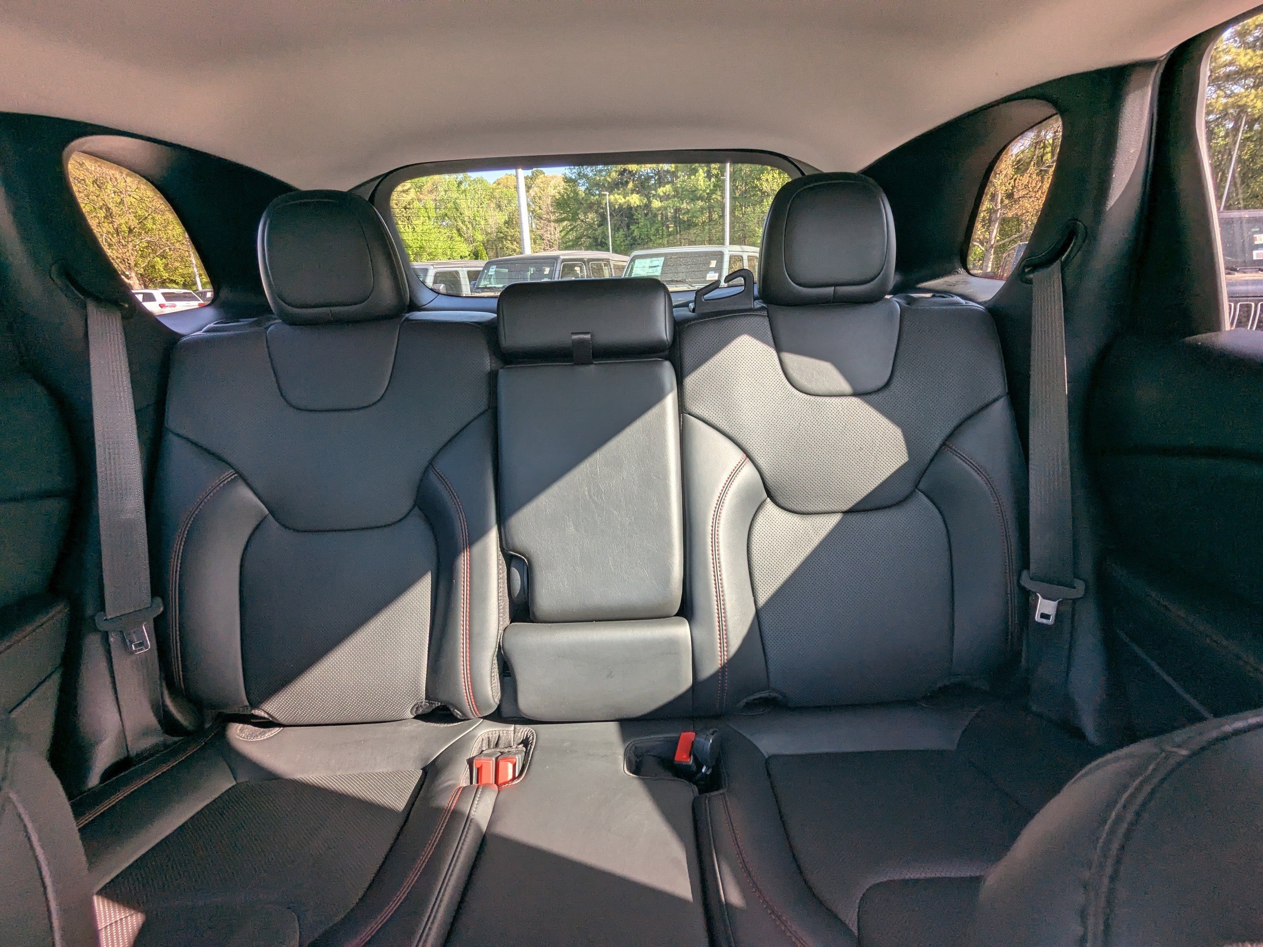 Used 2021 Jeep Cherokee Trailhawk w/ Premium Leather Package image 10