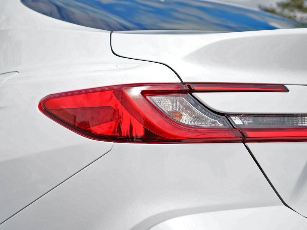 Used 2025 Toyota Camry LE FWD image 10