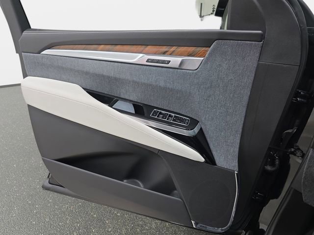 Used 2026 Cadillac Escalade Platinum Luxury image 27