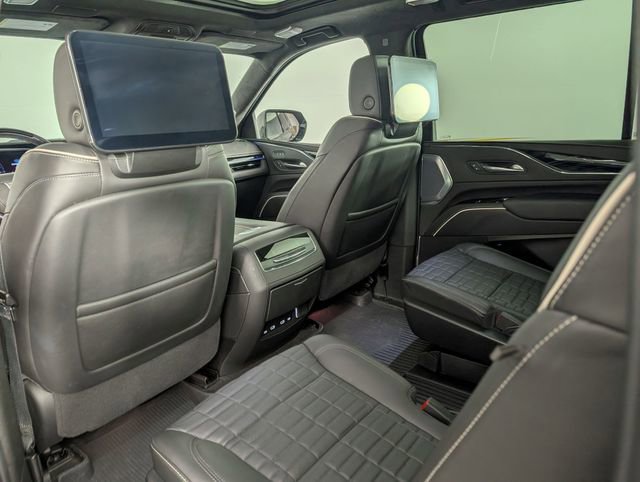 Used 2024 Cadillac Escalade ESV V w/ LPO, ONYX Package AWD/4WD image 29