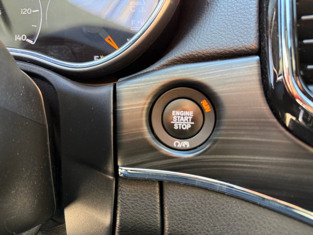 Used 2021 Jeep Grand Cherokee Limited image 11