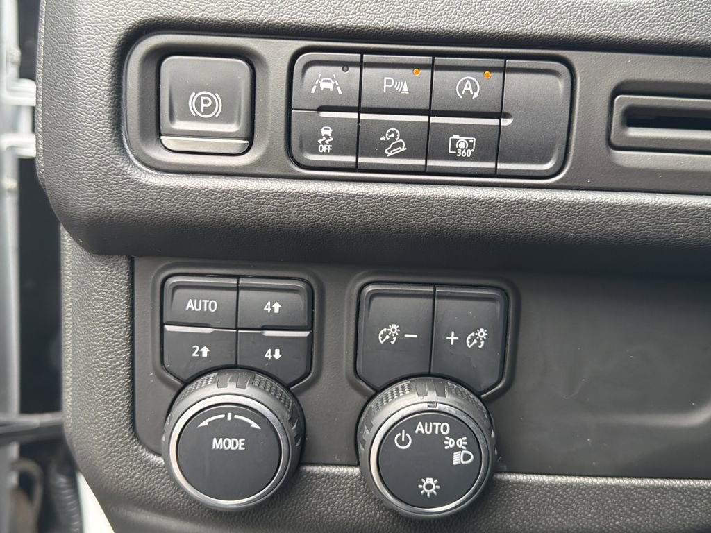 Used 2023 Chevrolet Tahoe Z71 w/ Luxury Package image 35