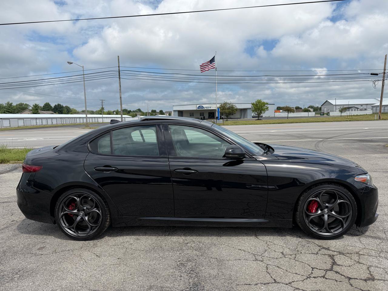 Used 2018 Alfa Romeo Giulia Ti Sport w/ Quick Order Package 22U Sport RWD image 15