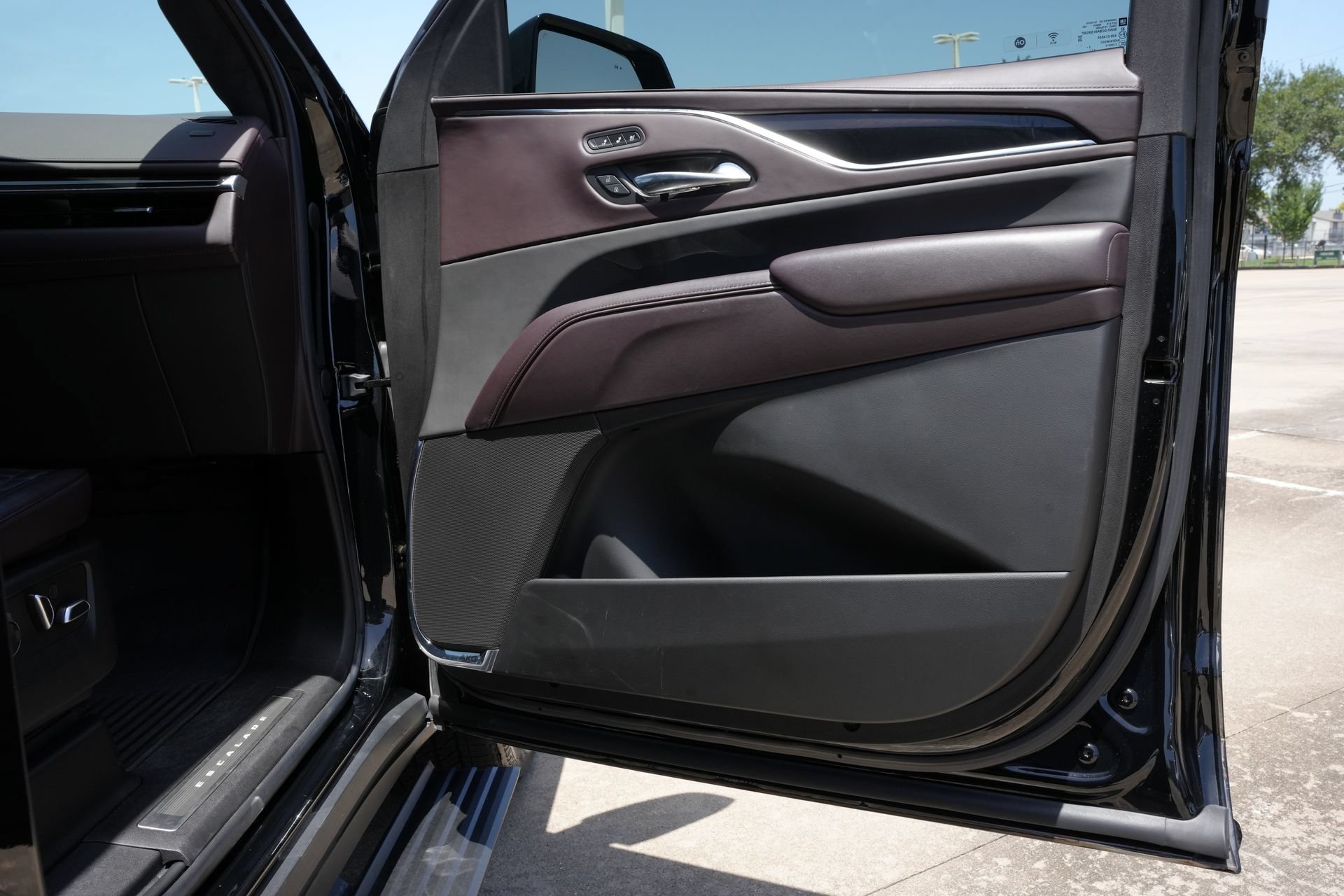 Used 2022 Cadillac Escalade Sport Platinum w/ Heavy-Duty Trailer Package AWD/4WD image 26
