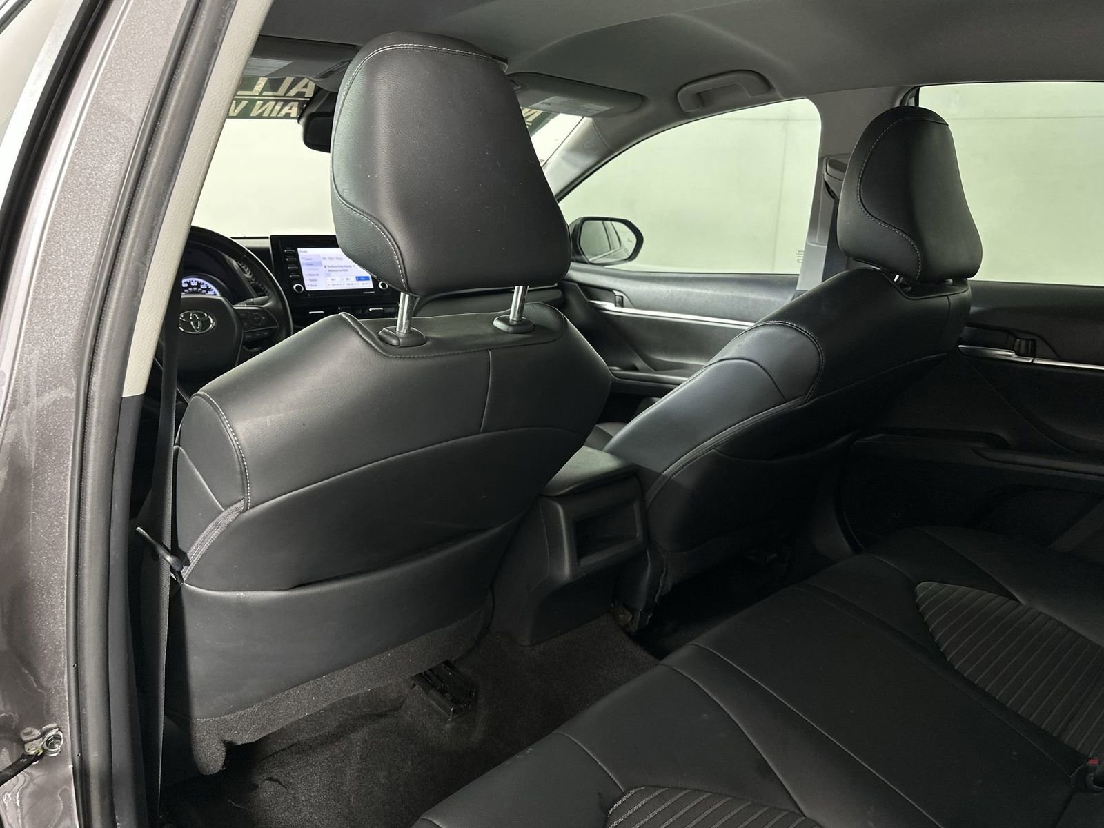 Used 2022 Toyota Camry SE w/ Convenience Package FWD image 23