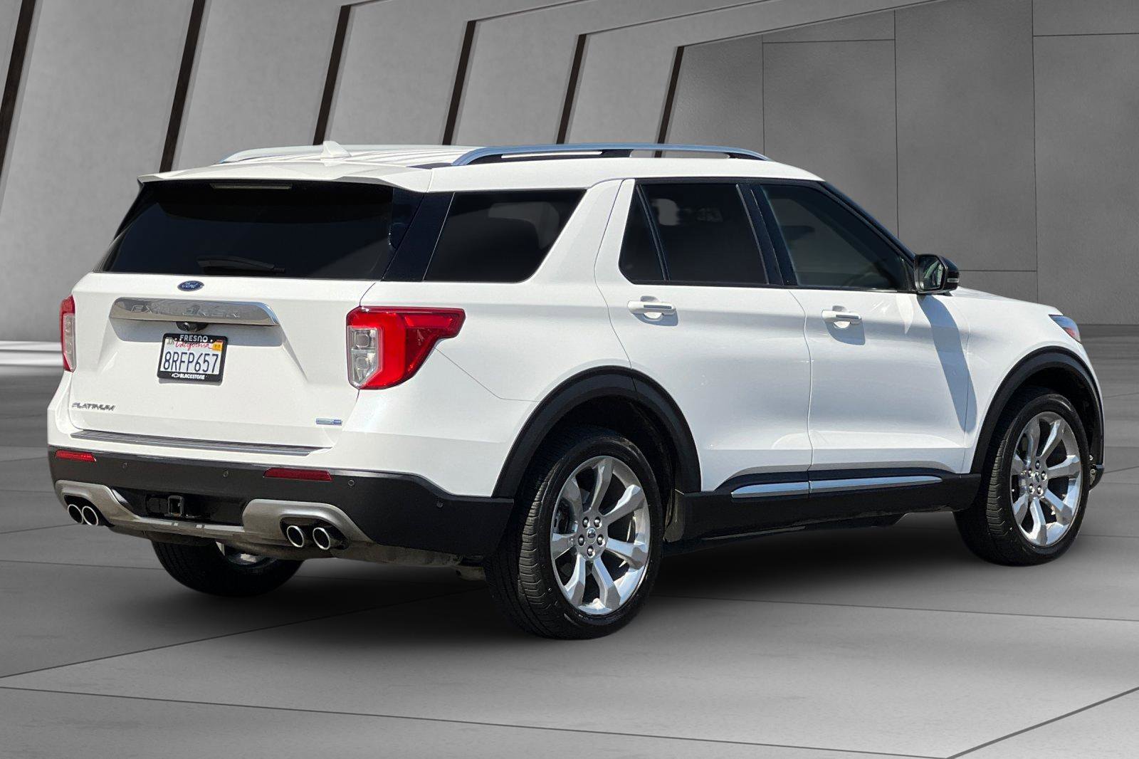 Used 2020 Ford Explorer Platinum w/ Premium Technology Package image 4