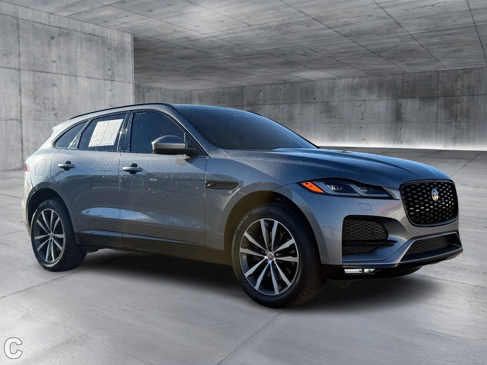 Used 2022 Jaguar F-PACE S image 7