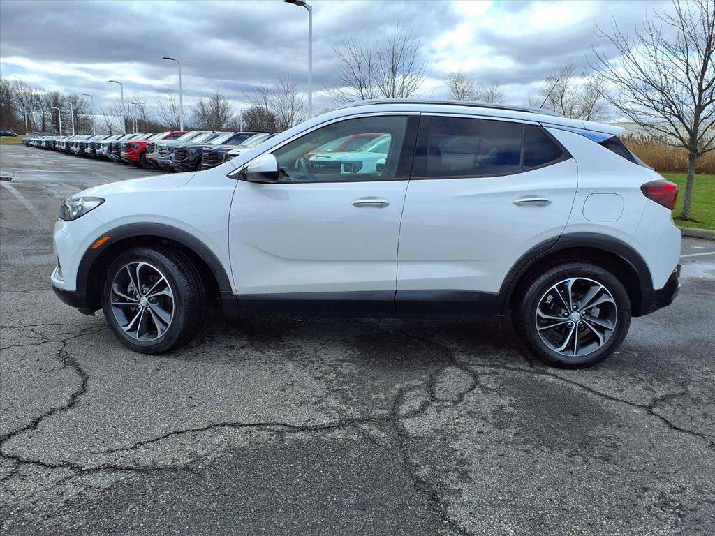 Certified 2020 Buick Encore GX Essence image 2