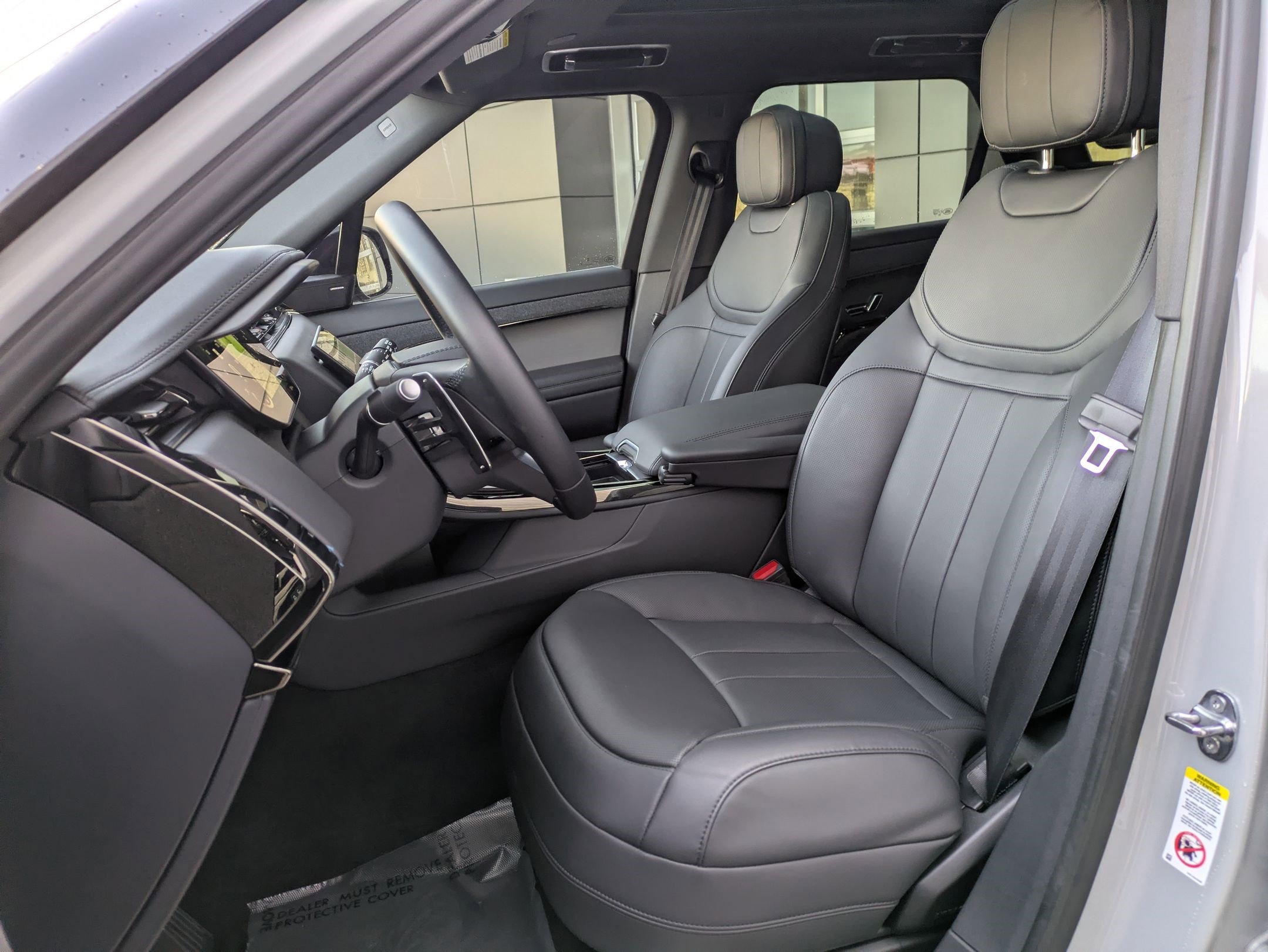 Used 2025 Land Rover Range Rover Sport SE image 27