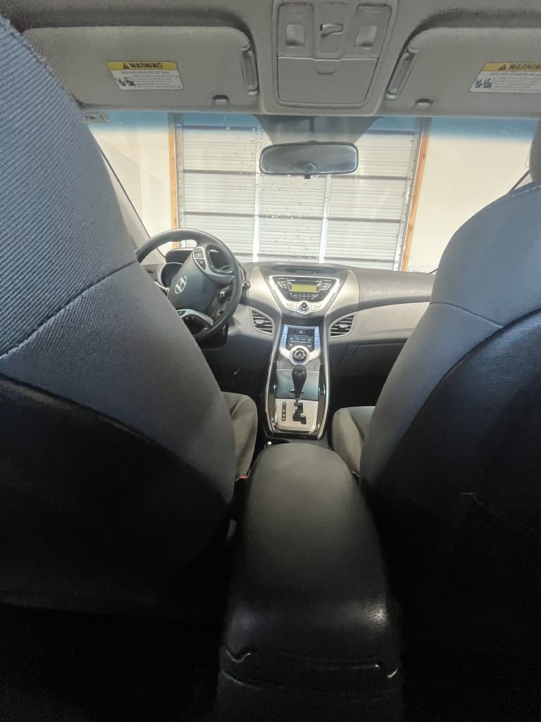 Used 2012 Hyundai Elantra GLS w/ Preferred Pkg 3 FWD image 6