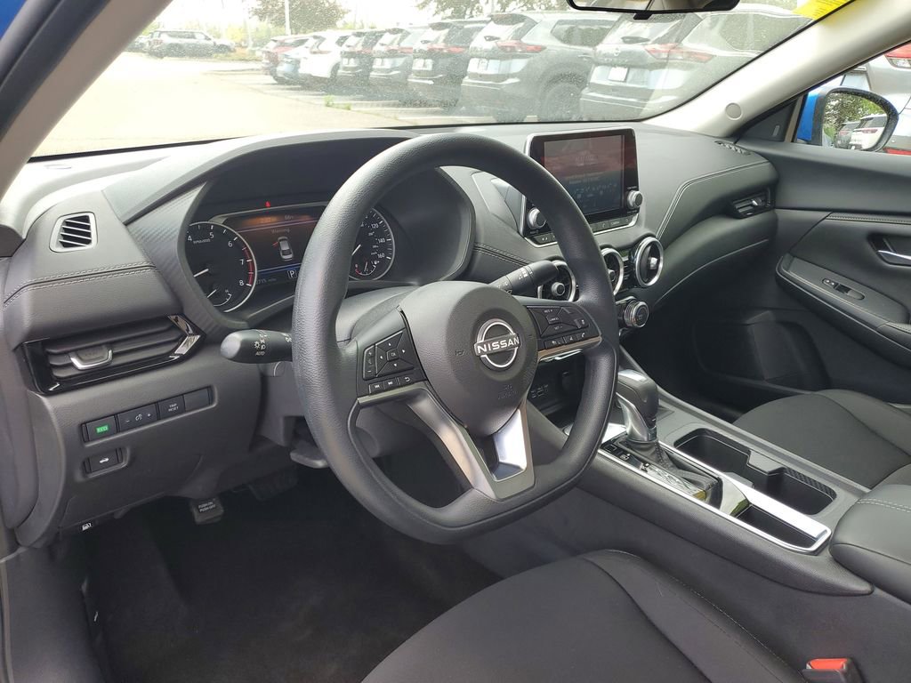 Used 2024 Nissan Sentra SV FWD image 11