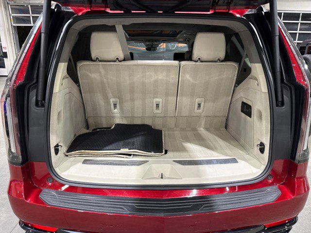 Used 2021 Cadillac Escalade Sport Platinum w/ Heavy-Duty Trailer Package image 17