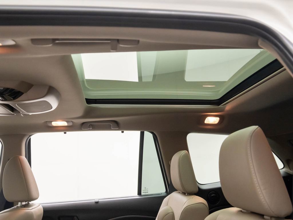 Certified 2019 Honda Pilot Elite image 19