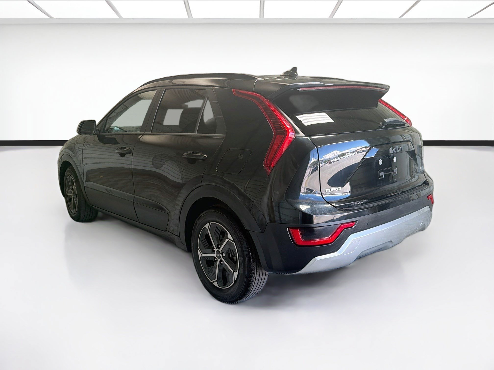 Used 2023 Kia Niro EX FWD image 6