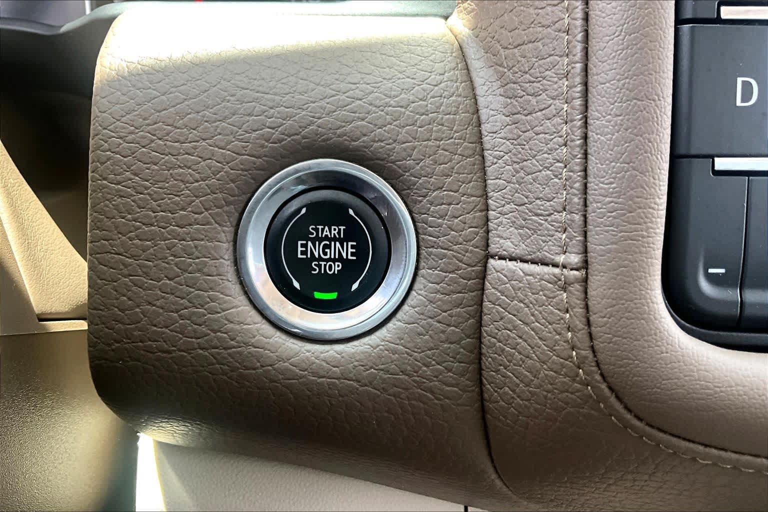 Used 2021 GMC Yukon XL Denali w/ Denali Premium Package RWD image 35