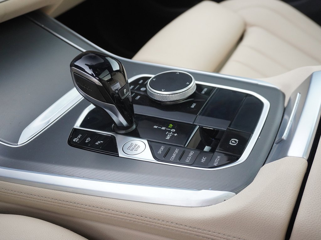 Used 2022 BMW X5 xDrive40i w/ Parking Assistance Package image 55