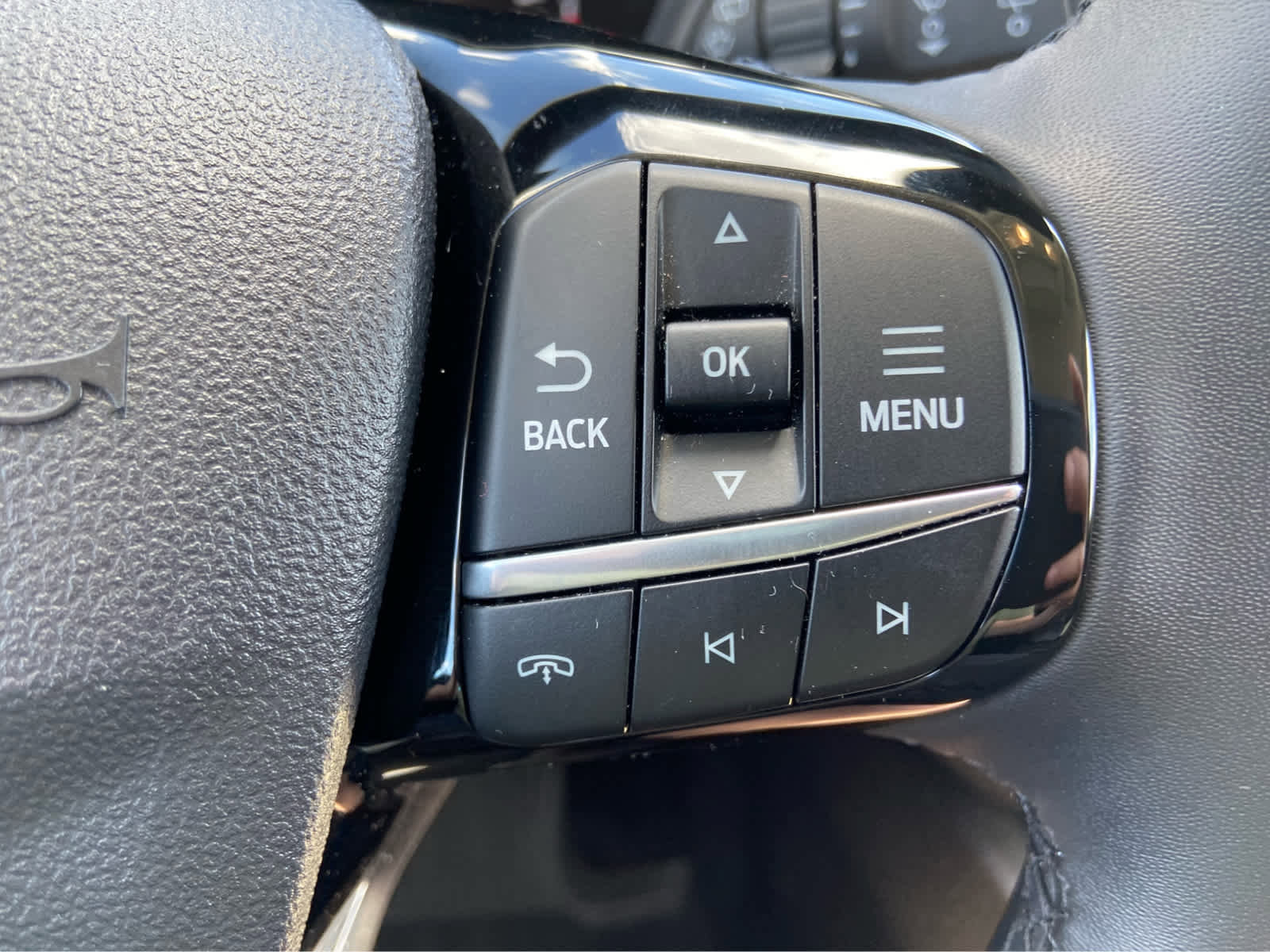 Used 2024 Ford Escape Active w/ Cold Weather Package FWD image 22