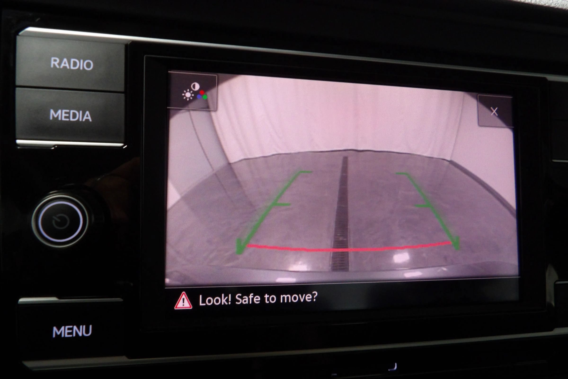 Used 2024 Volkswagen Jetta SE FWD image 18