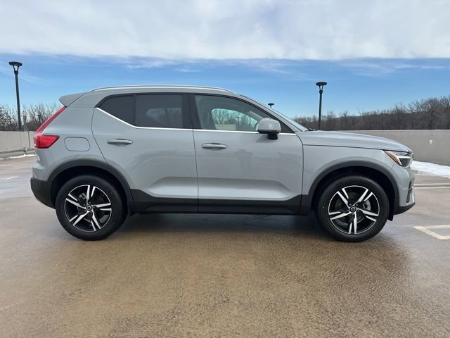 Certified 2025 Volvo XC40 B5 Core image 8