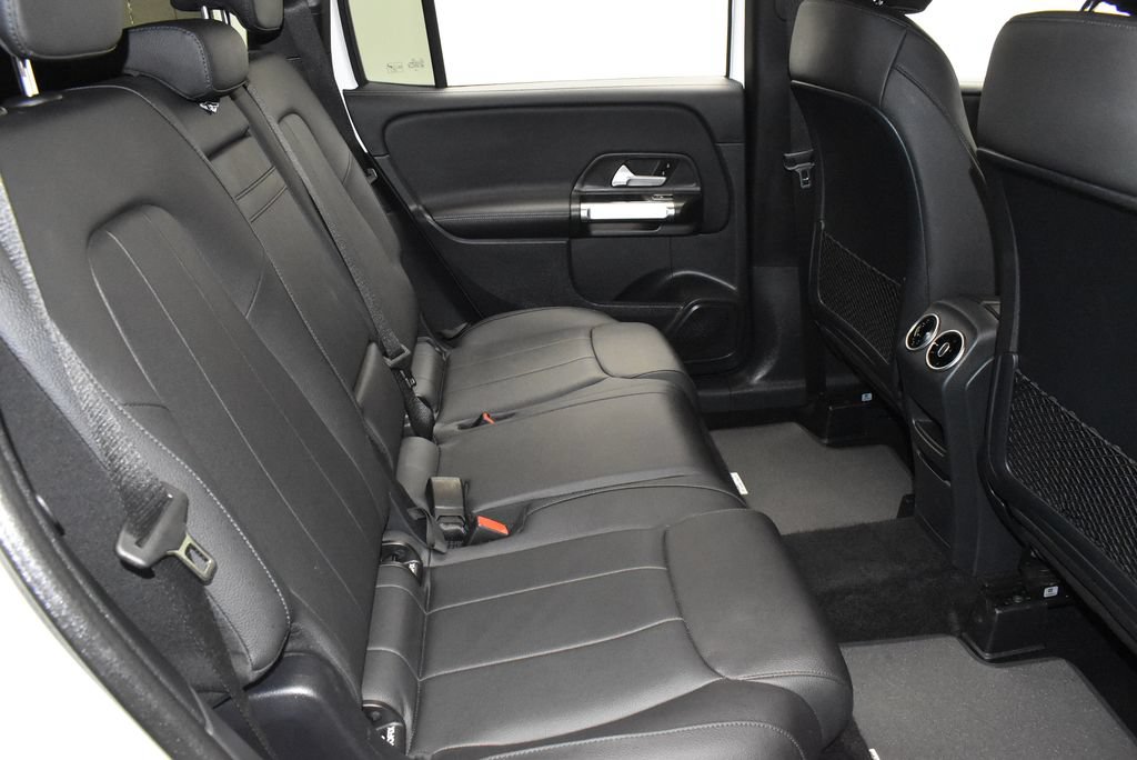 Used 2025 Mercedes-Benz GLB 250 4MATIC image 29