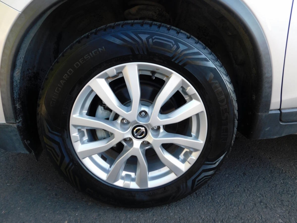 Used 2017 Nissan Rogue SV AWD/4WD image 26