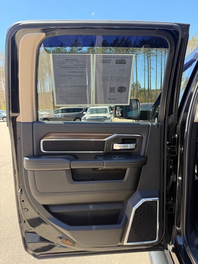 Used 2022 RAM 2500 Laramie AWD/4WD image 16