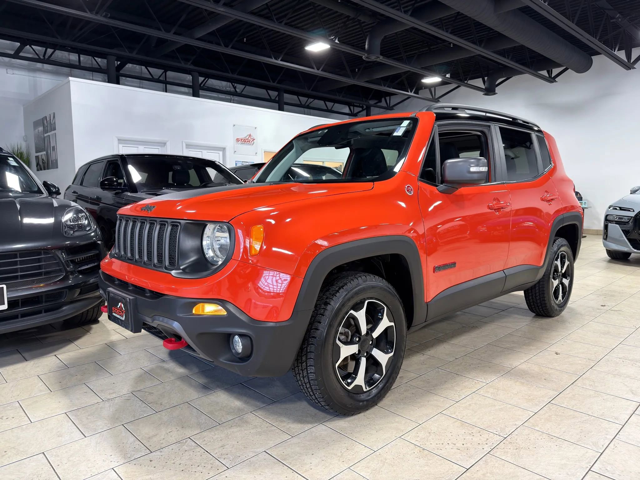 Used 2019 Jeep Renegade Trailhawk AWD/4WD image 11