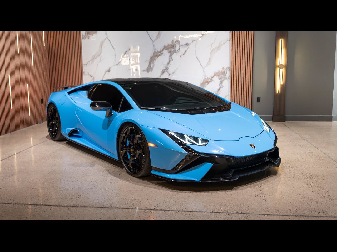 Used 2023 Lamborghini Huracan Tecnica RWD image 2