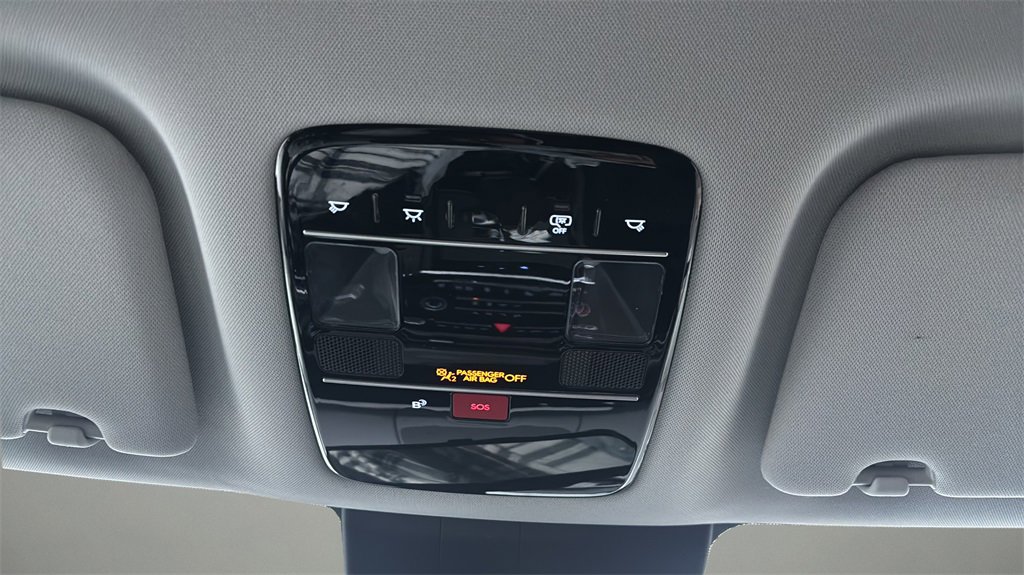 Used 2025 Hyundai Santa Fe SE image 27