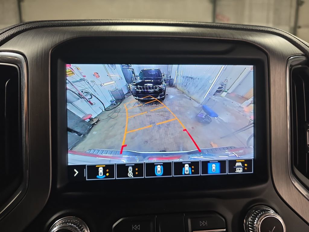 Used 2023 GMC Sierra 2500 Denali w/ Denali Ultimate Package image 22