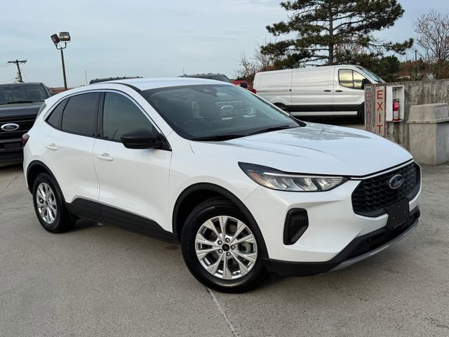 Used 2024 Ford Escape Active image 1