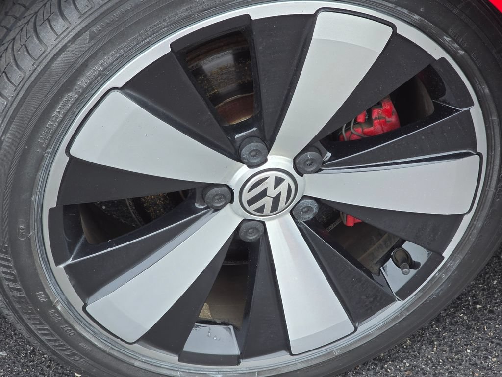 Used 2012 Volkswagen Beetle 2.0T FWD image 13