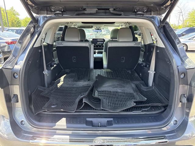 Used 2022 Toyota Highlander Platinum AWD/4WD image 12