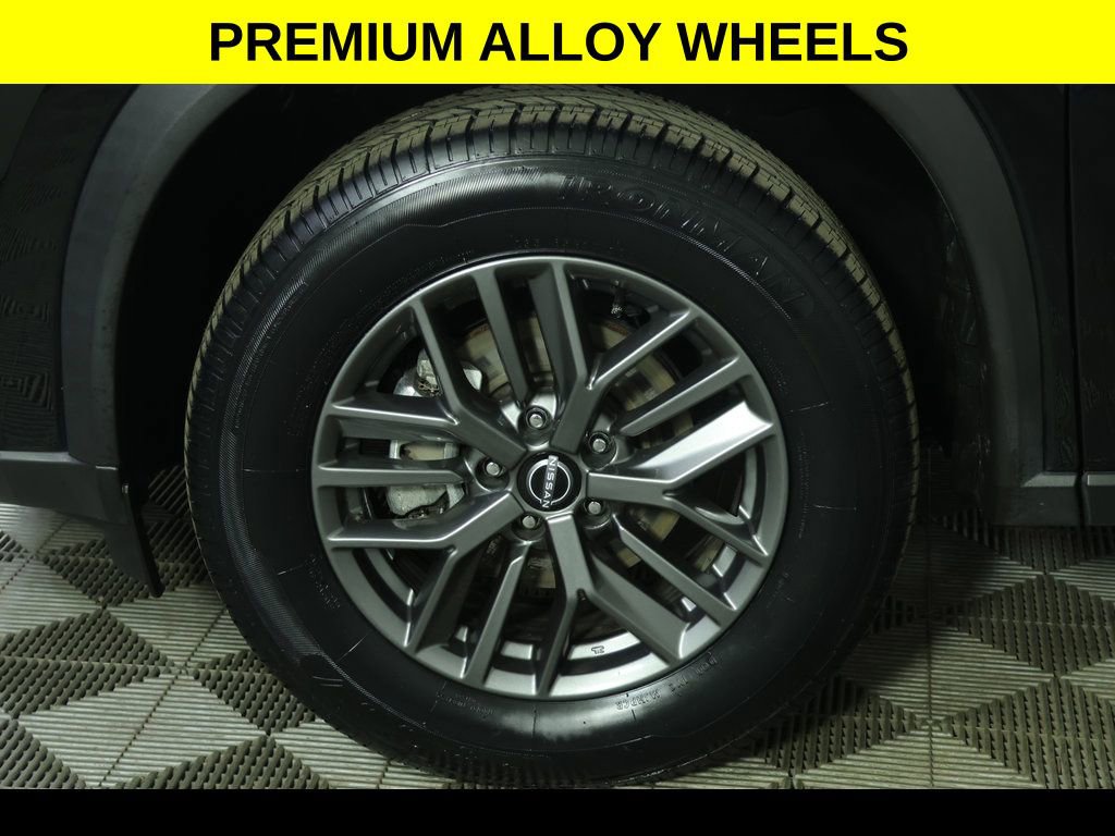 Used 2024 Nissan Rogue S image 4